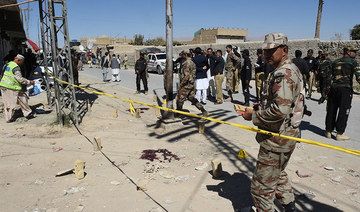 Bomb targets police van in southwest Pakistan, kills officer 