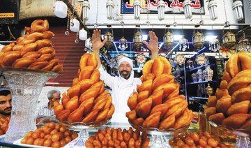 In Damascus, crispy pastry sweetens frugal Ramadan