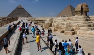 Egypt to prioritize vaccination of tourism workers