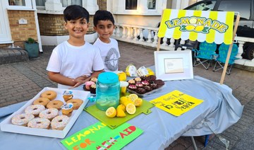 Best friends Ayaan Moosa and Mikaeel Ishaaq set up their homemade lemonade stand and managed to raise £140,000 for Yemen. (Supplied)