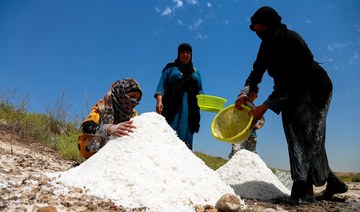 Iraqi salt collectors depend on seasonal rains for production