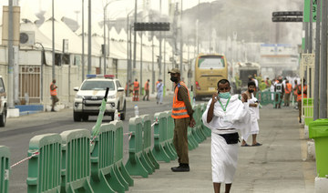 Pilgrims spend first day of Hajj worshipping in Mina 