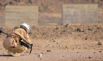  Saudi and international experts are removing mines planted by the Houthi militia in Yemeni regions. (SPA)