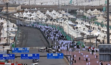Pilgrims perform Tashreeq in Mina following Eid Al-Adha