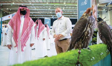 Saudi interior minister visits international falconry event 