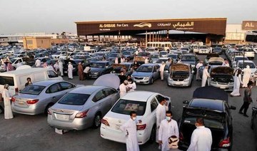 Saudi authorities study auto sector to boost growth
