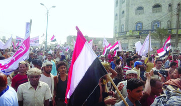 Yemenis protest Houthi shelling of Mocha port