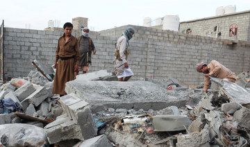 Thousands of Yemenis in Houthi-besieged district at risk of starvation, say officials