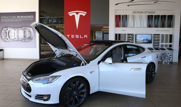Hertz orders 100,000 Tesla cars: Bloomberg News