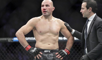 UFC 267: Teixeira upsets Błachowicz, claims 205-pound belt