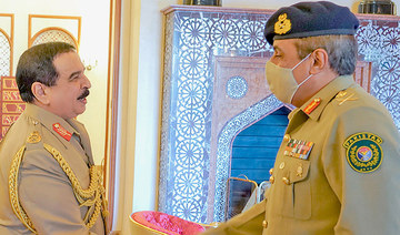 Bahraini king welcomes growing defense cooperation with Pakistan
