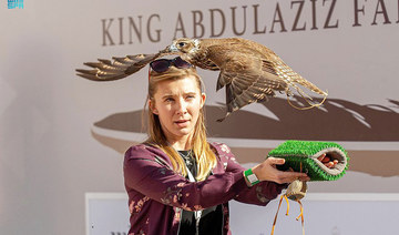 Falconers are flocking from different countries of the world. (SPA)