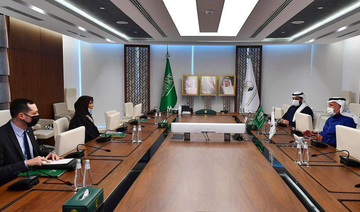 KSrelief chief meets Arab League envoy in Riyadh