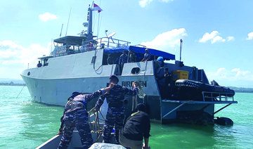 Indonesia admits Rohingya refugees on ‘sinking’ vessel