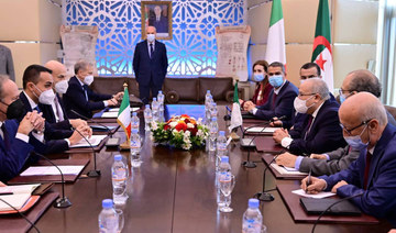 Visiting Italian FM holds talks with Algerian ministers