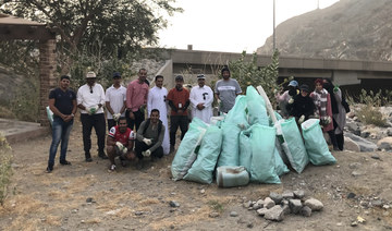 Young volunteers clean up Saudi hiking trails