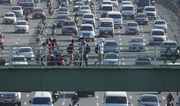 Traffic jam causes Philippine bridge to collapse, killing 4