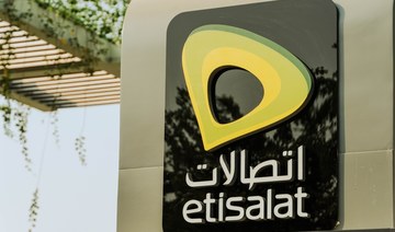 Etisalat and Telecom Egypt sign agreements worth $912.5m