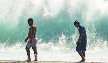 Hawaii waves swamp homes, weddings during ‘historic’ swell