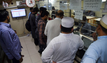 Saudi Arabia, UAE contribute 45% of remittances sent to Pakistan in August