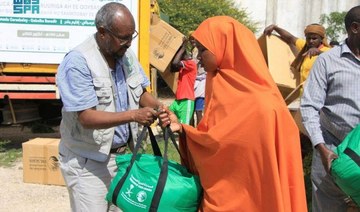 KSRelief distributes 4,000 relief kits to displaced families in Somalia
