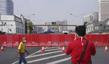Hundreds protest southern China COVID-19 lockdowns