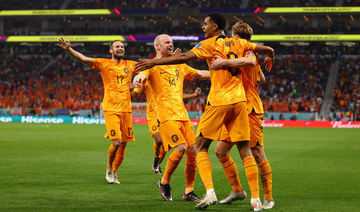 Netherlands strikes late to beat Senegal 2-0 at World Cup