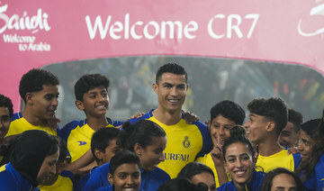 ‘Yellow Fever’: Fans overjoyed as Ronaldo welcomed to Al-Nassr
