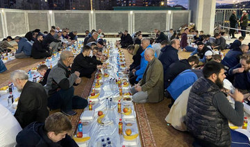 The two programs include providing 20,000 iftar meals for people breaking their fasting. (SPA)