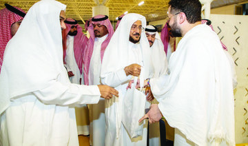 Islamic affairs minister inspects Umrah services at Jeddah airport