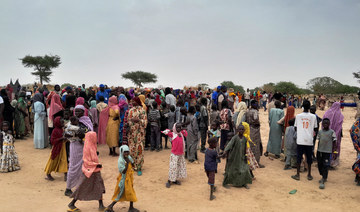Sudanese crowd at borders to escape amid shaky truce