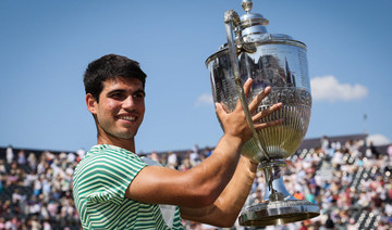 Alcaraz wins Queen’s Club final for first title on grass and reclaims top ranking ahead of Wimbledon