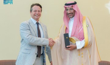 Saudi, UK officials seek to boost trade, cultural ties