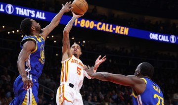 Curry hits 60 but Warriors fall in Atlanta, Lakers beat Knicks