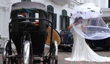 Hanoi communists face ban on opulent weddings