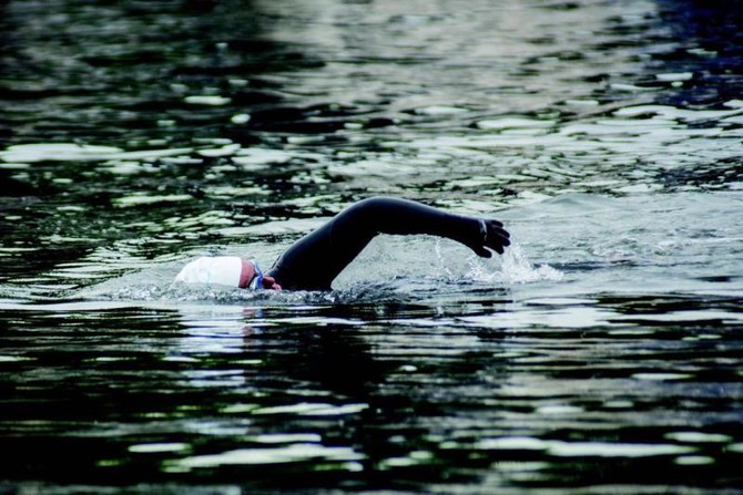 Mariam Binladen sets new record as first woman to complete 101 miles River Thames swim