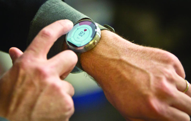 Motorola kicks off sales of its new smartwatch