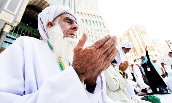 With wheelchairs and walking sticks, pilgrims throng Makkah
