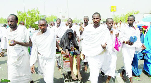 8 brothers vie to serve mother perform Haj