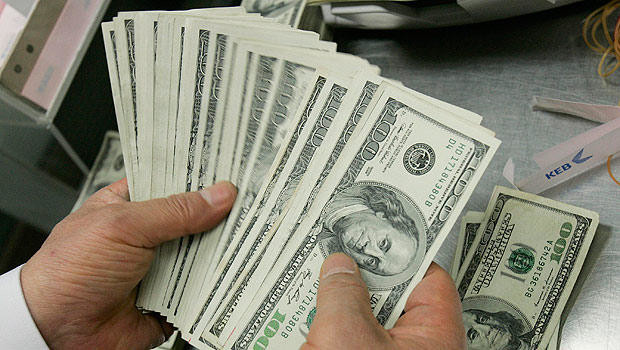 Expat money transfers hit SR102bn in 8 months