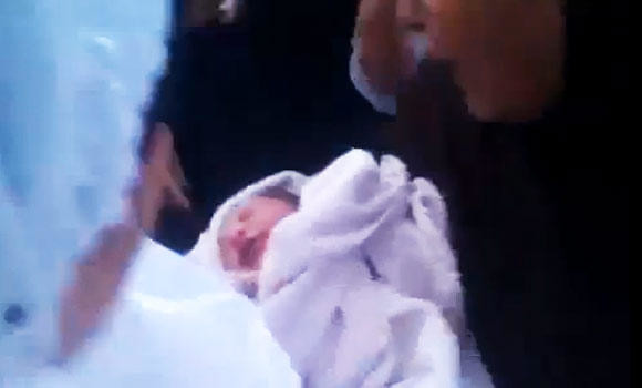 Official suspended as Egypt woman delivers baby outside hospital