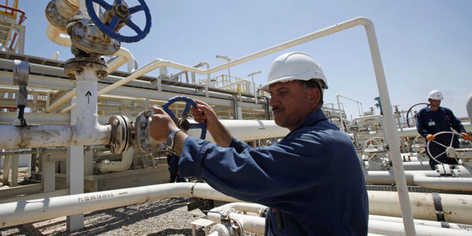 Iraq oil exports soar but low prices hit revenue | Arab News