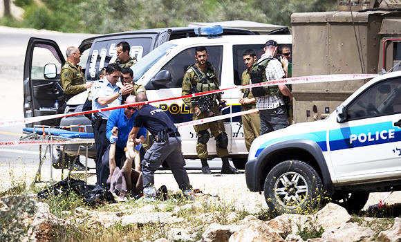 Zionist soldiers kill Palestinian attacker