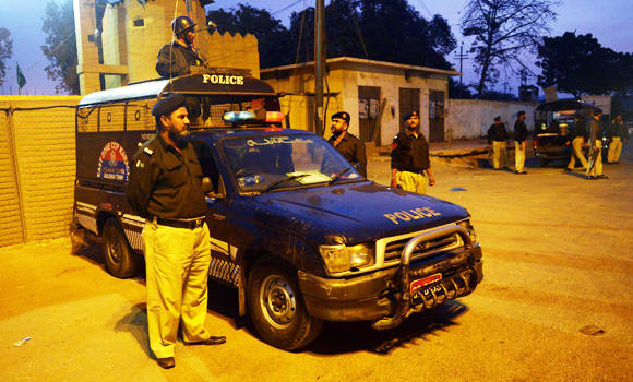 Criminals kidnap 7 Pak policemen in Punjab attack