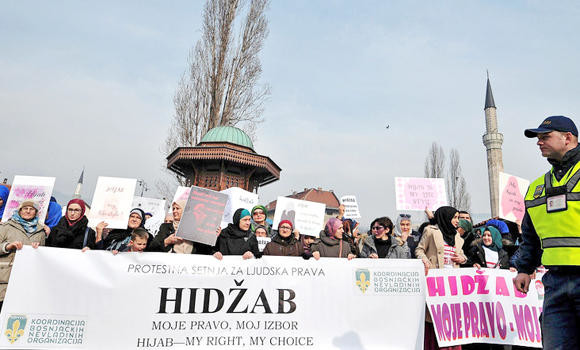 Bosnian women protest against hijab ban in judiciary