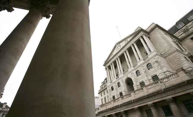 Brexit risks, BoE pull sterling off highs