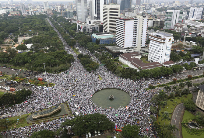 Muslim protesters march against Jakarta’s Christian governor