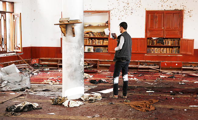 Houthis, Saleh militias violate sanctity of 750 mosques in Yemen
