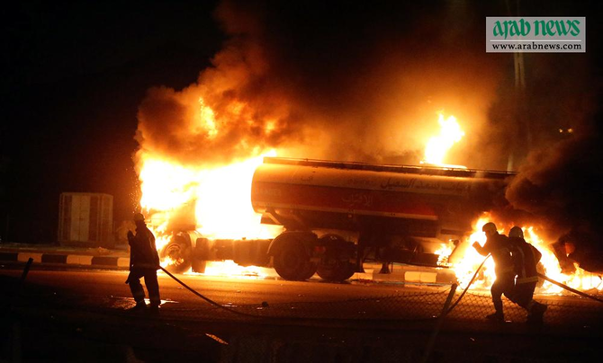 One person burns to death after horrific oil tanker accident on Makkah-Jeddah highway