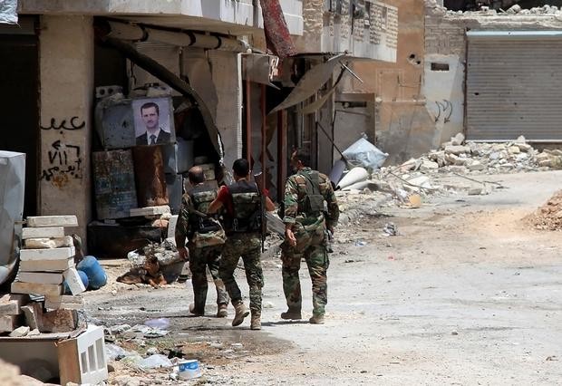 Syrian army advances despite deal to cut violence, monitor says
